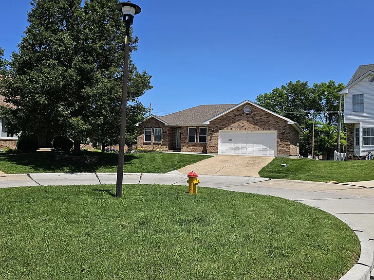 8703 Fatima Dr — Photo 1