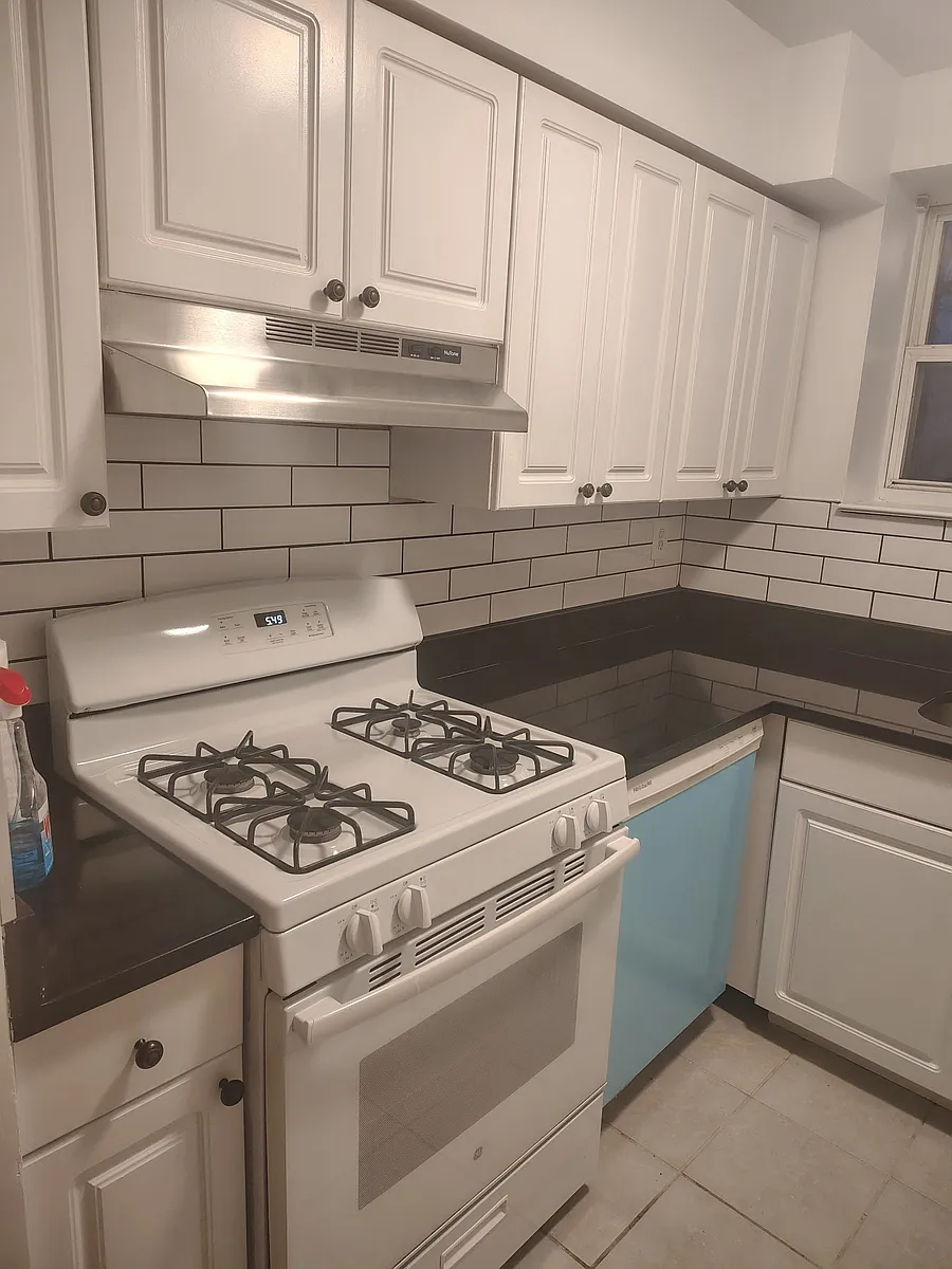 Building Photo - 84-23 103rd Ave #2B