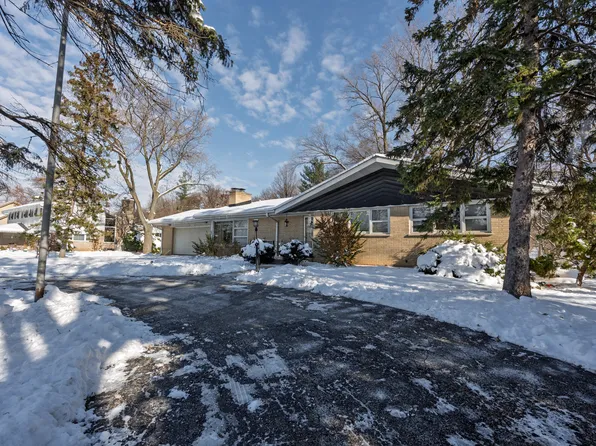 6325 Keokuk Rd, Indian Head Park, IL 60525