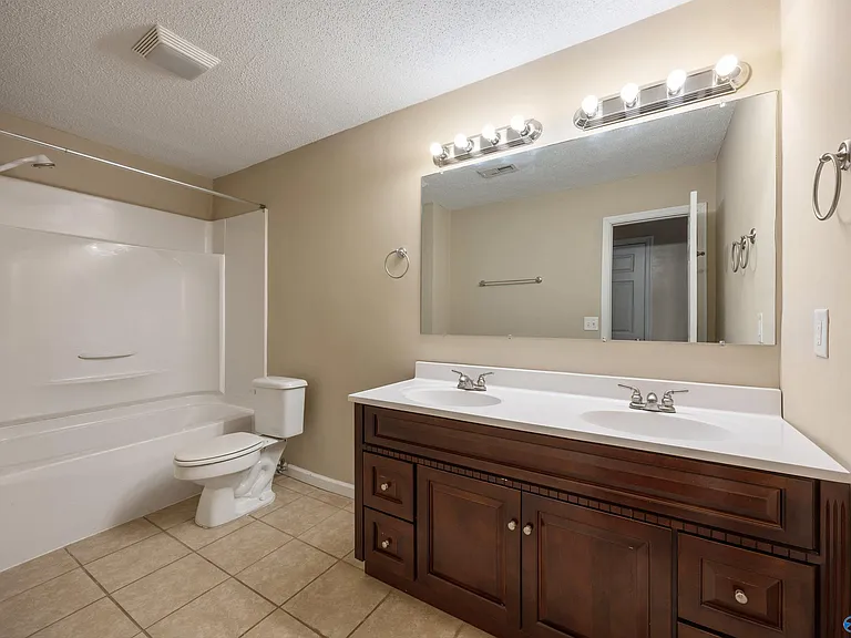 1320 Julia St NW — Photo 16