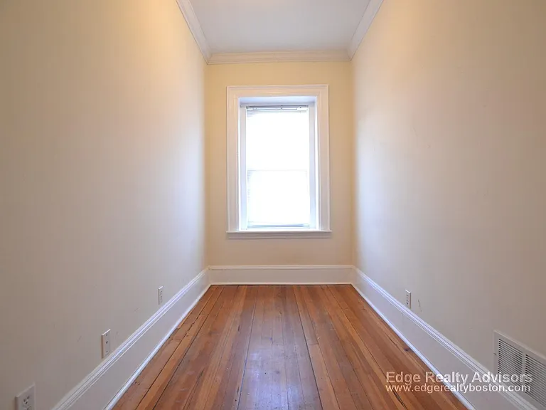 14 Sutherland Rd #1 — Photo 6