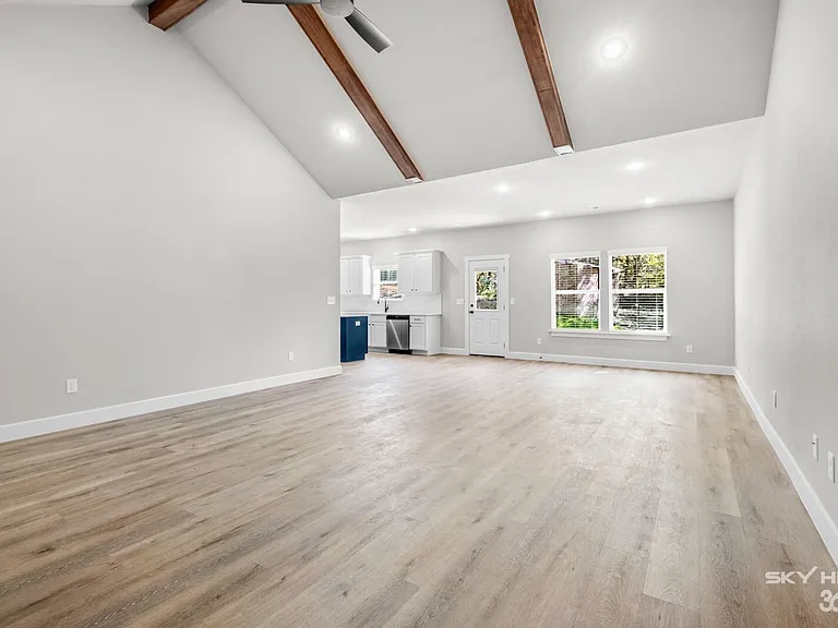221 Dogwood St — Photo 13