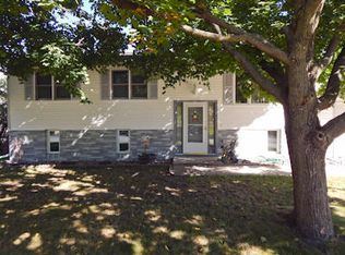 912 Park Ave, Onalaska, WI 54650