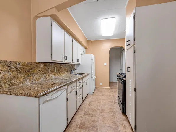 67-56 Exeter Street image 4 of 25