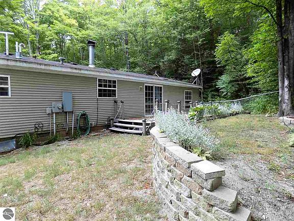 5th image of 6081 Eastwood Ct