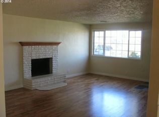 1523 Fairview Dr, Springfield, OR 97477