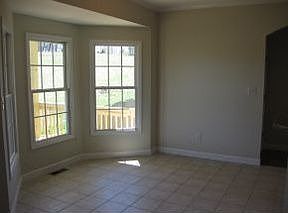 2nd image of 427 Wyndham Dr