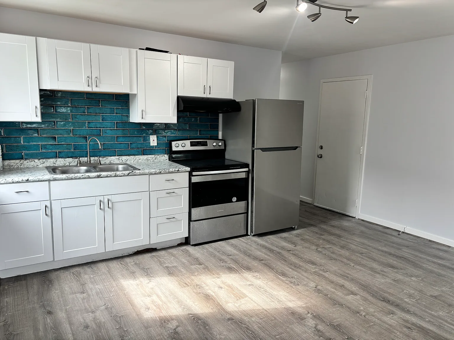 2000 Elm Ave — Photo 1