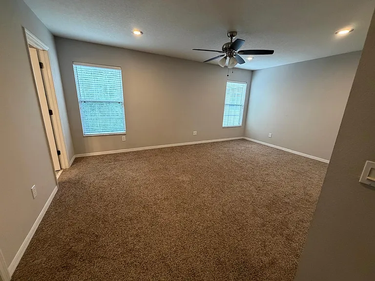 2405 Silvermoss Dr — Photo 10
