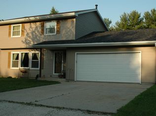 2022 Lilly St, East Troy, WI 53120