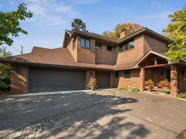 10118 S Shore Dr, Plymouth, MN 55441