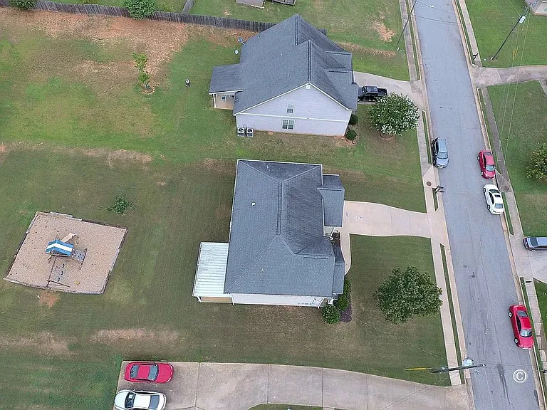 4512 Village Ct — Photo 2