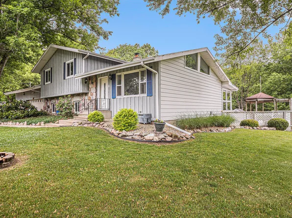 8833 B Dr S, Ceresco, MI 49033