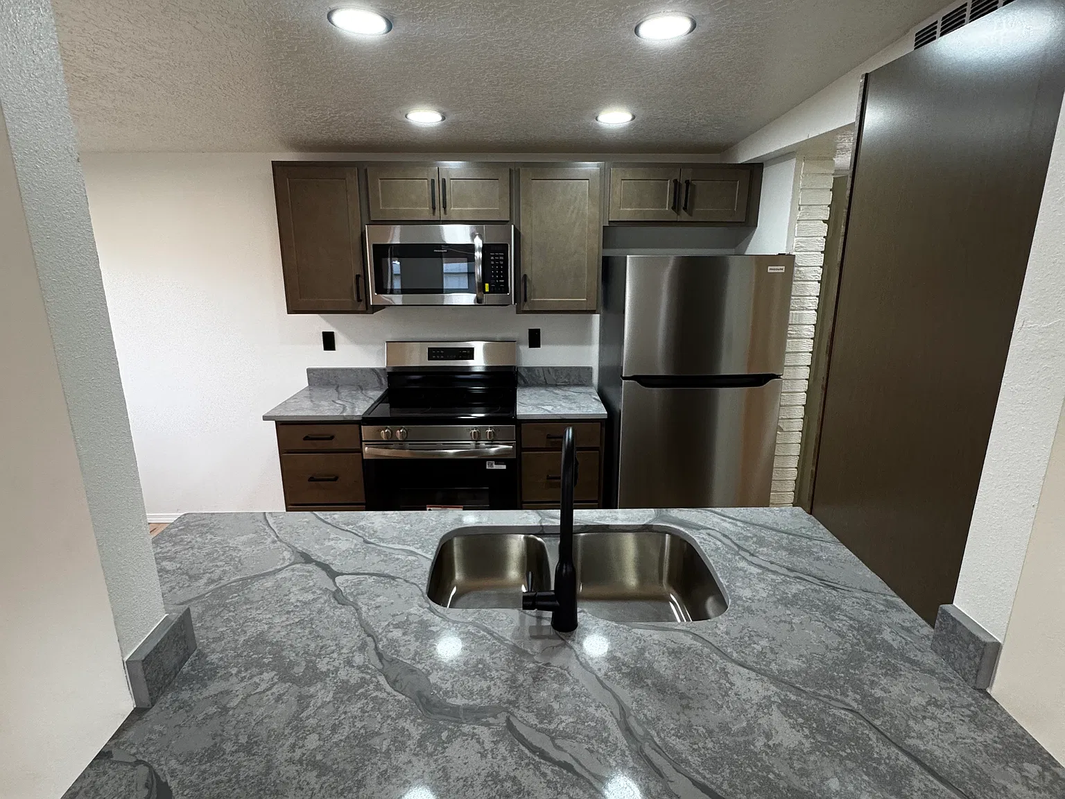 1007 Marron Cir NE — Photo 3