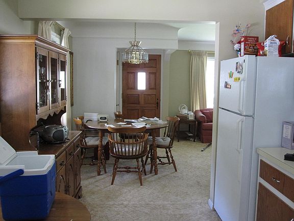 3rd image of 375 Orchard Dr