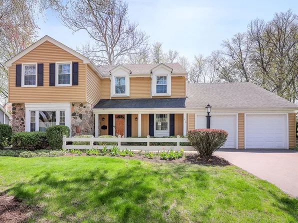 416 E Bauer Rd, Naperville, IL 60563