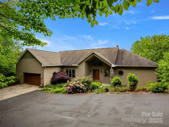 29 Egret Ct, Waynesville, NC 28786