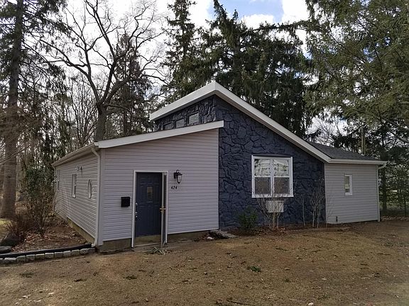 2nd image of 424 W Lincoln Ave