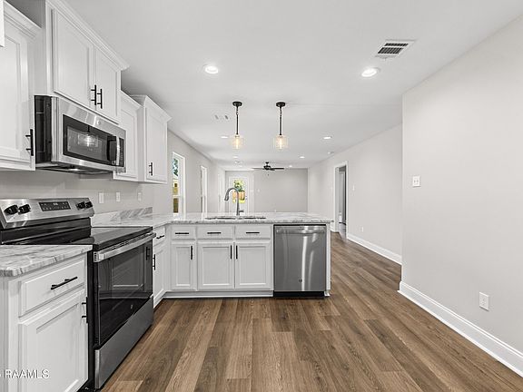 4th image of 230 Camerons Cove Dr