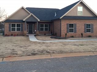 304 E Story Bush Ln, Inman, SC 29349