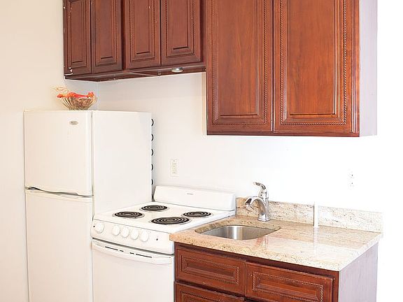 5th image of 194 Edgecombe Ave APT 4B
