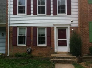 7821 Groveland Sq, Springfield, VA 22153