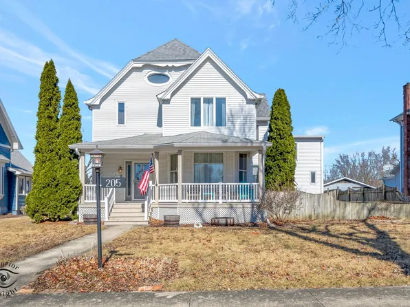 205 W Crawford St, Peotone, IL 60468