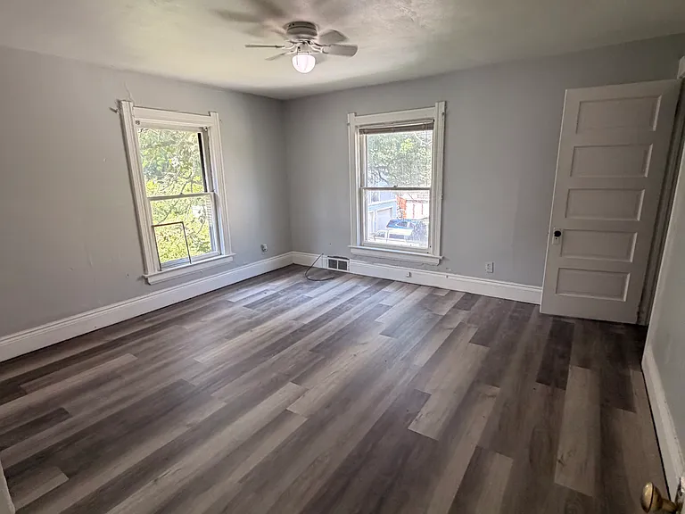 3915 Lockwood Ave #2 — Photo 2