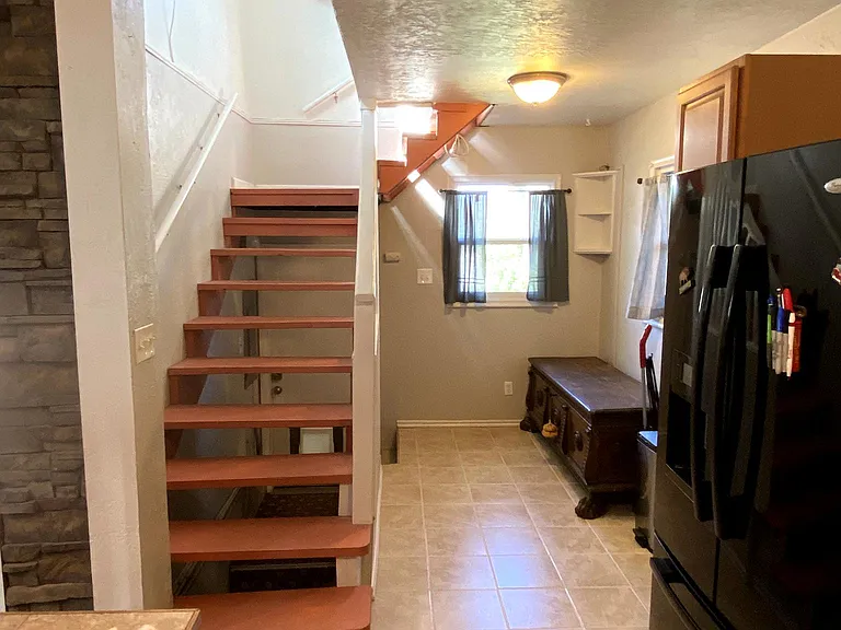 234 S Johnson Ave — Photo 19
