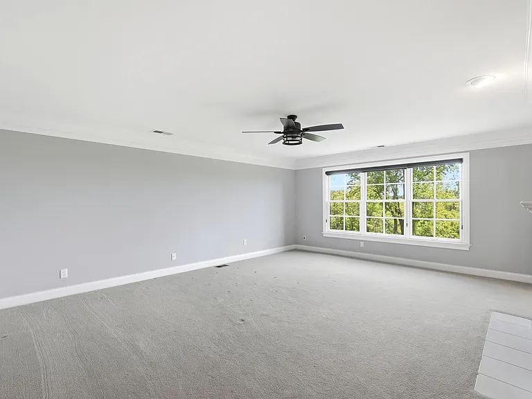 678 Canterbury Dr — Photo 24