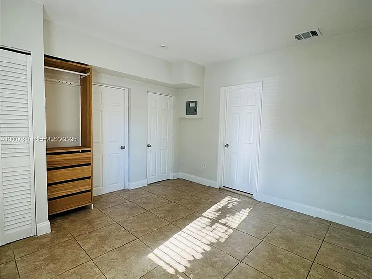 2816 Pine Tree Dr #3 — Photo 5