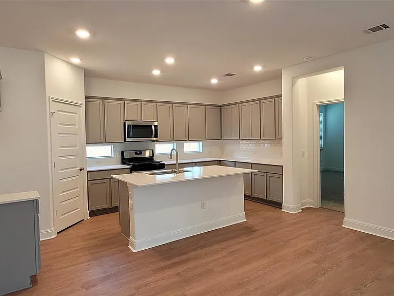 18001 Santa Croce Dr — Photo 5