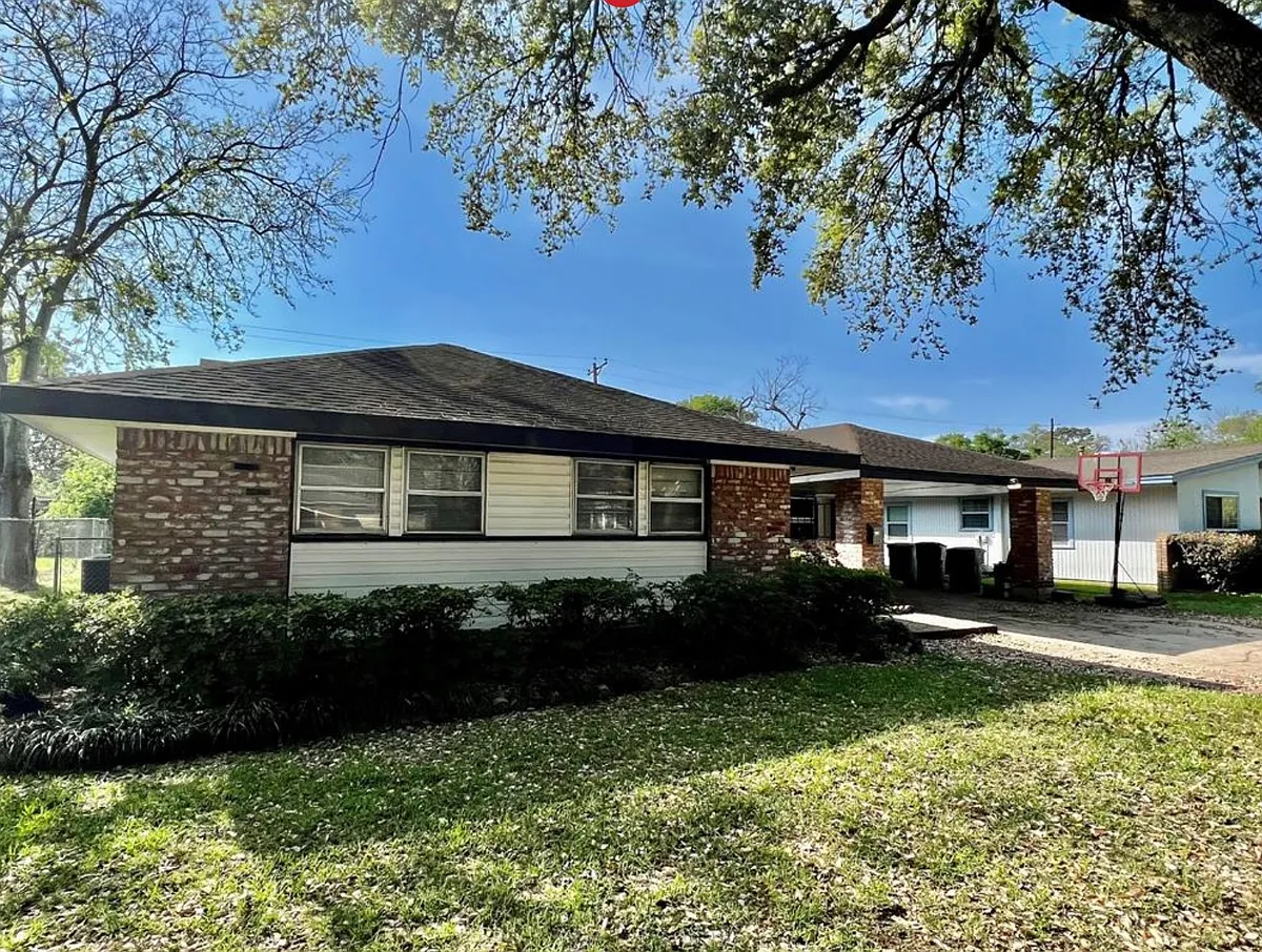 Building Photo - 2107 Restridge Dr #2
