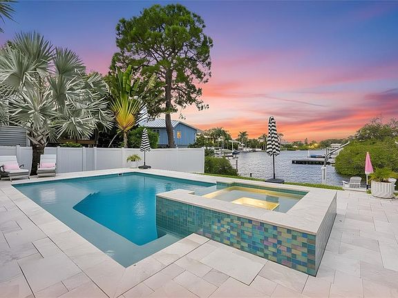 4th image of 223 PINECREST DRIVE