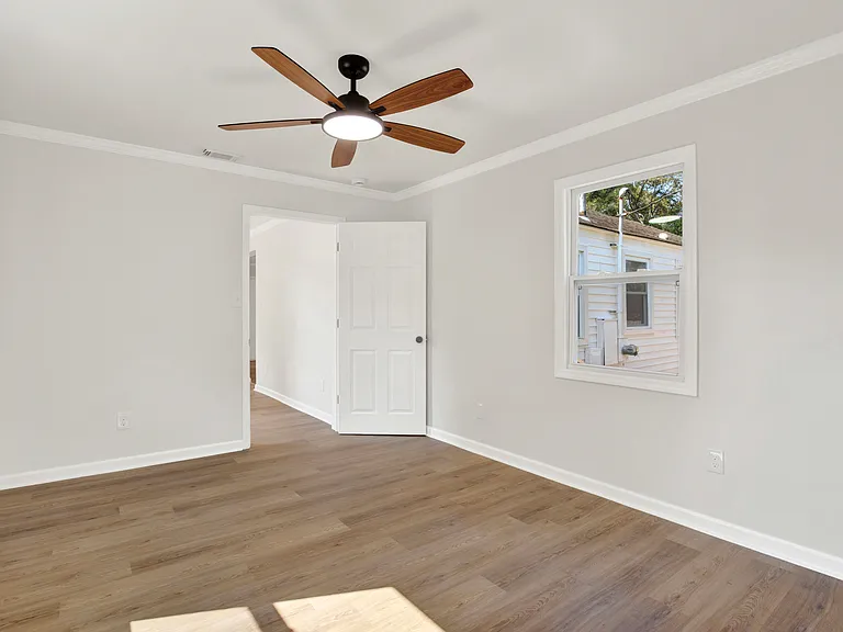 2244 Greenwood St — Photo 8
