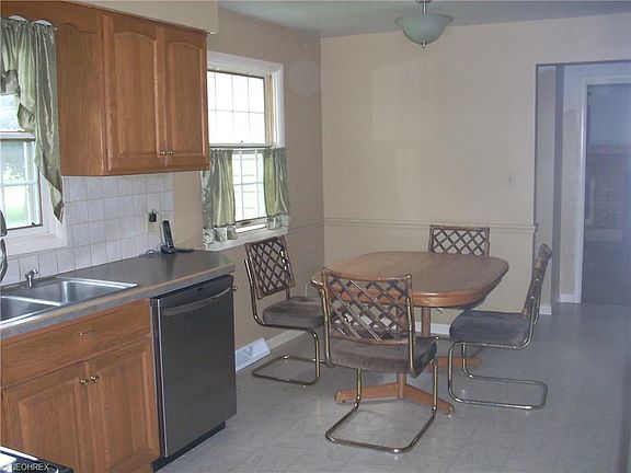 5th image of 8280 Bendemeer Dr