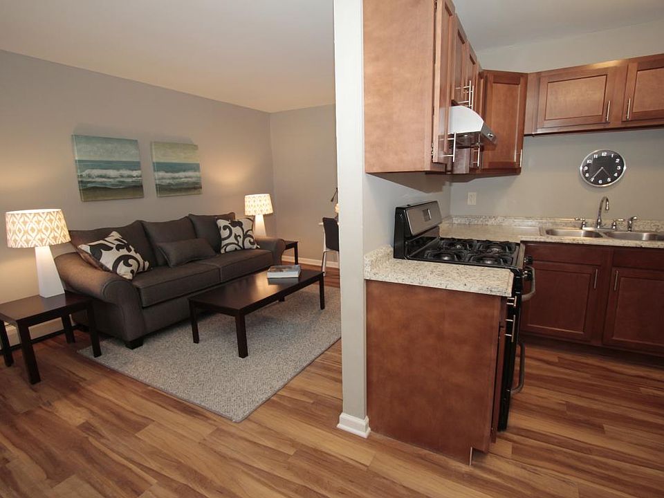 1st image of 2218 N 4th St APT 9
