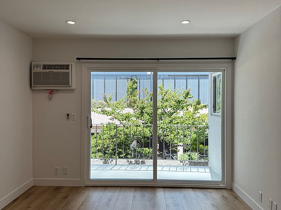 4th image of 1223 S Bundy Dr APT 202
