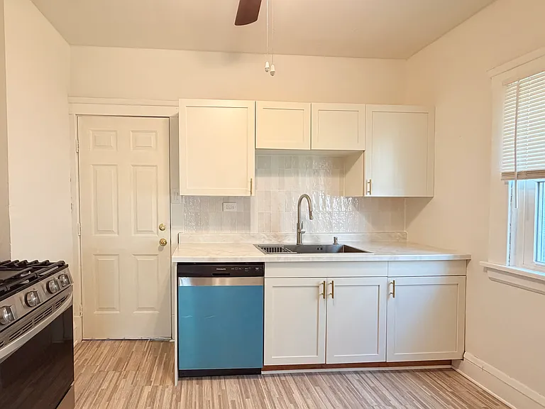 1251 Cranford Ave — Photo 5