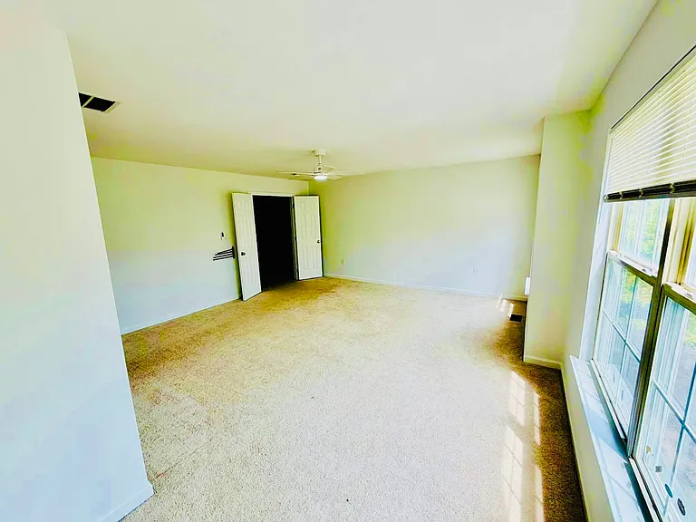 33 Brownstone Rd — Photo 13