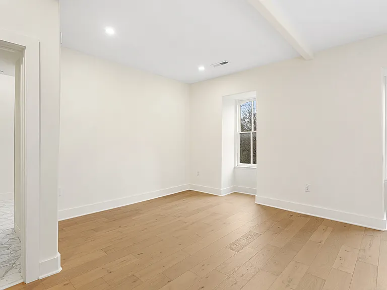 300 Kings Hwy E #C — Photo 7