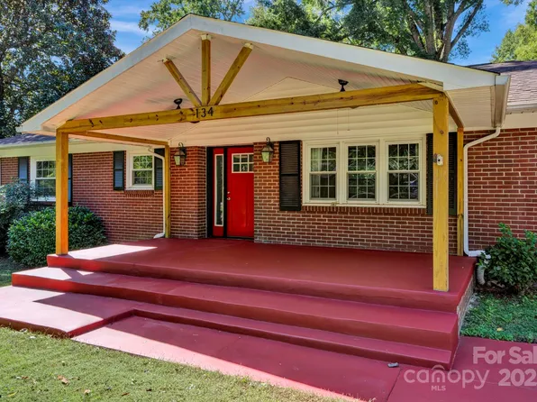 134 Birchwood Dr, Charlotte, NC 28214