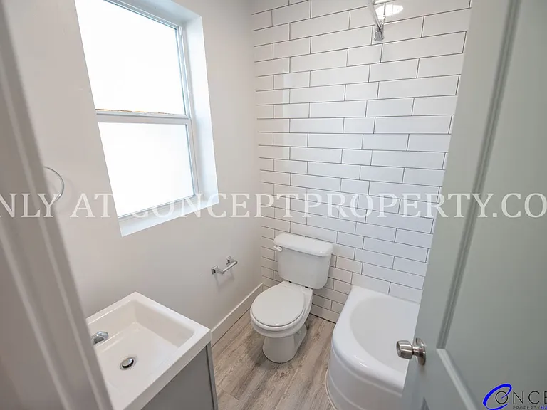 First Avenue Flats — Photo 67