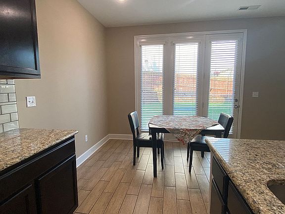 4th image of 3743 Blue Bonnet Dr
