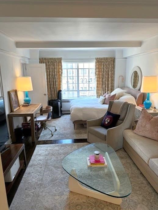 1st image of 10 Park Ave #16F