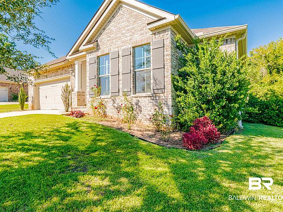 3rd image of 30226 Persimmon Dr