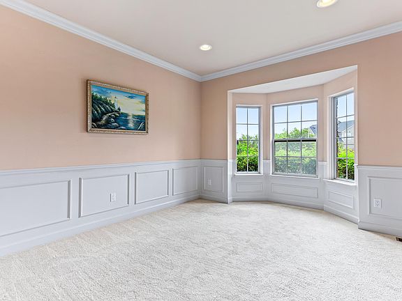 5th image of 16636 Victoria Ct