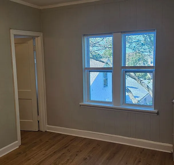 Lower East Side Milwaukee Studio and One bed Apartments- Flexible Lease Terms — Photo 3