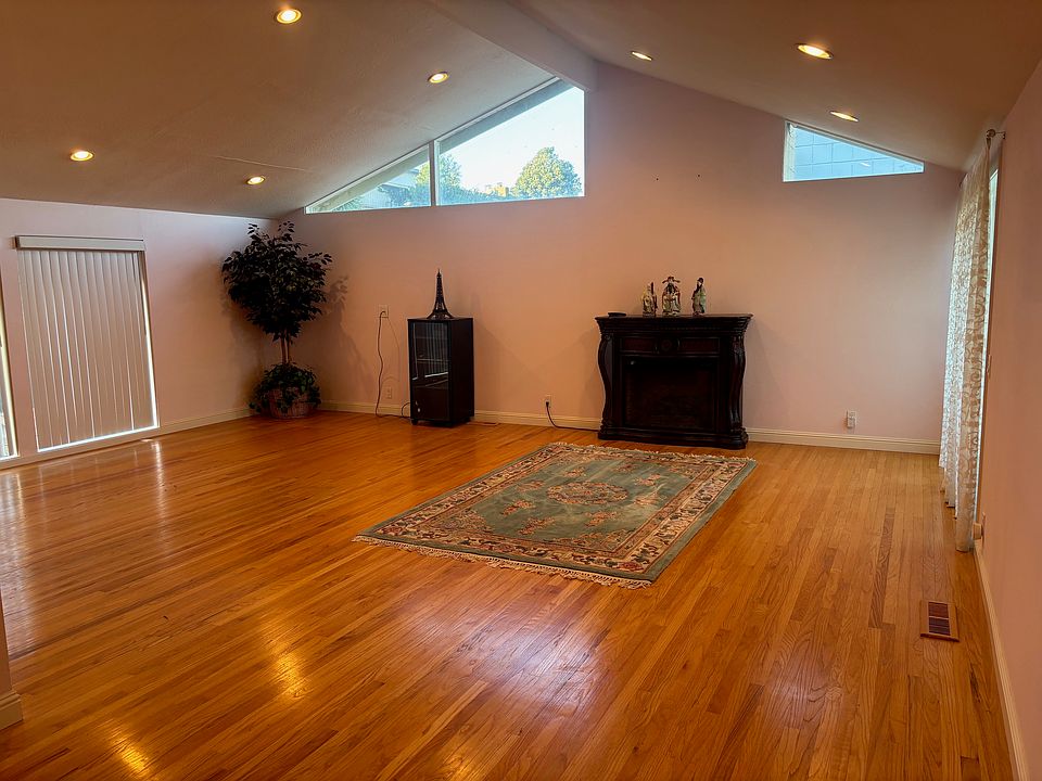 1st image of 2360 Erin Pl