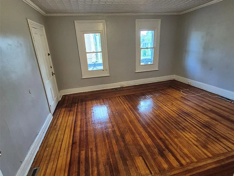 87 W Pierpont St #3 — Photo 2